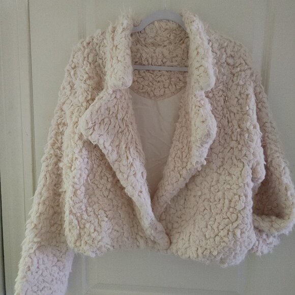 SHERPA-CROPPED-JACKET - Picture 1 of 11